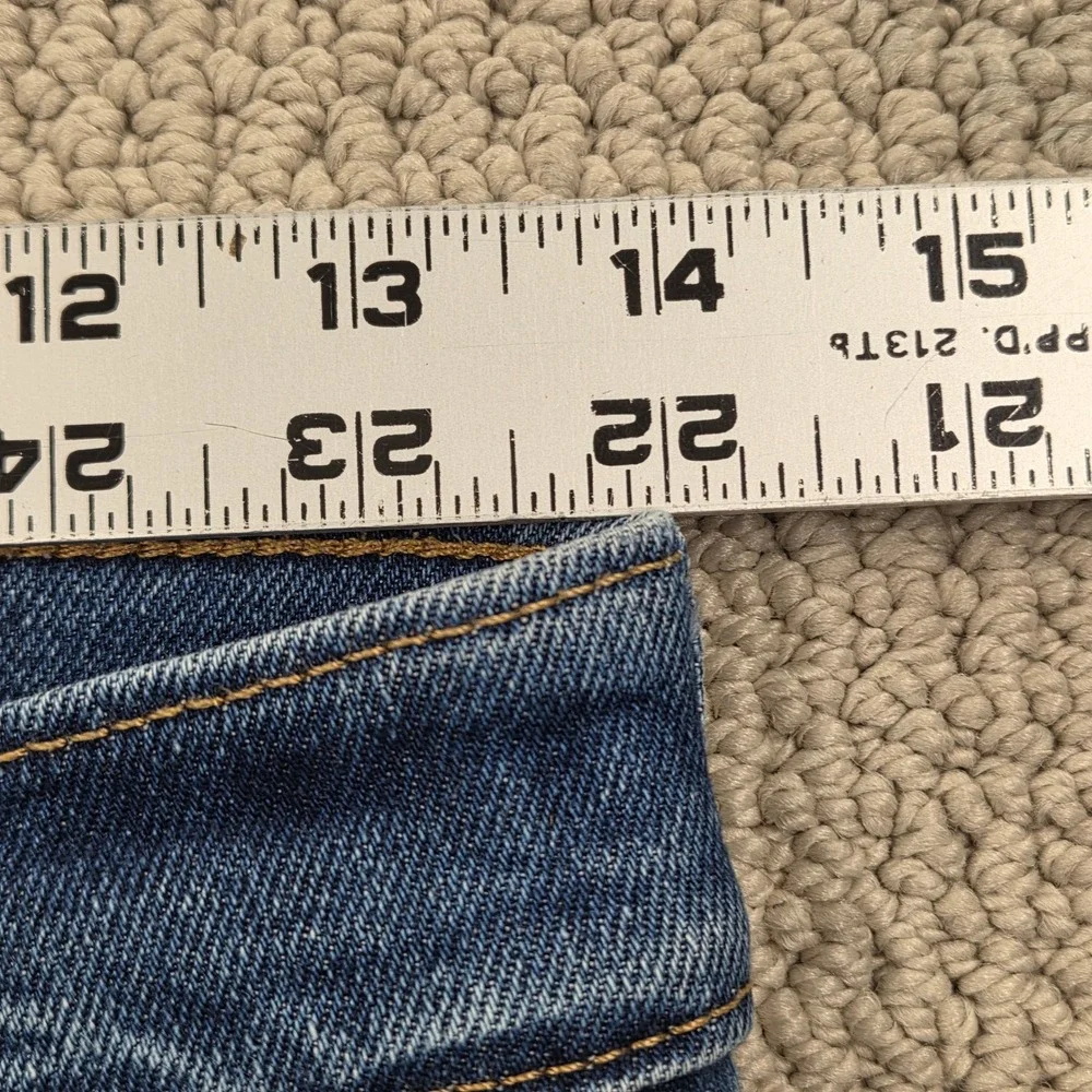 Signature Levis Heritage Easy Straight Jeans‎ Distressed Womens Size 2 (28x30)